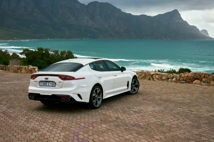  Kia Stinger GT 2018 года  (ZA) (фото 17 из 40)